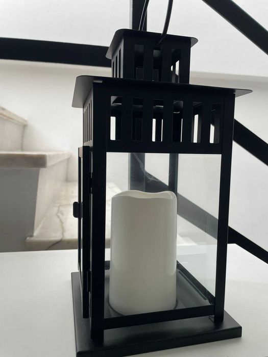 Vários objetos de decoração