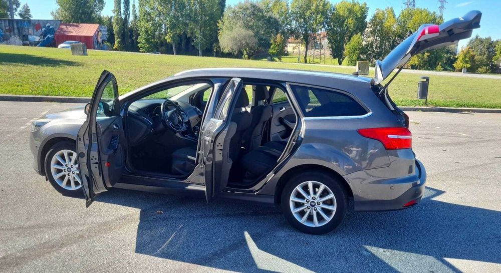Ford focus sw 1.0 titanium