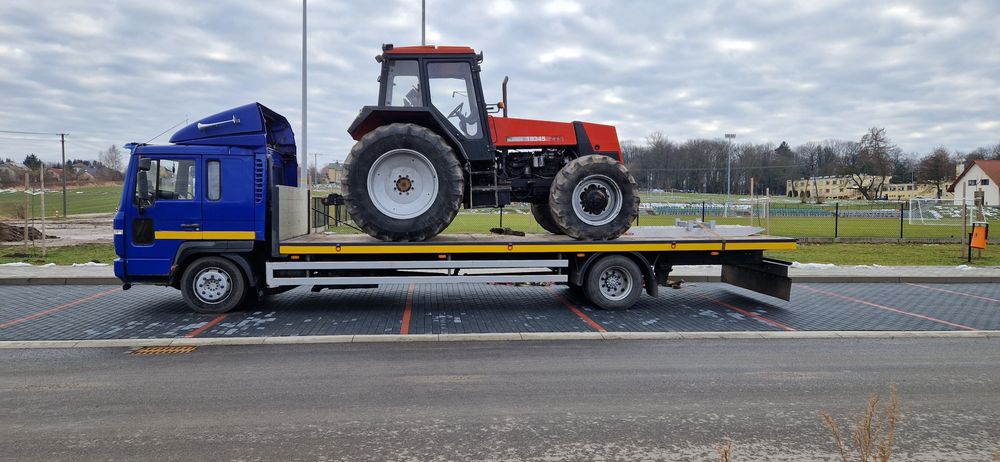 Transport Laweta przewóz maszyn, pojazdów