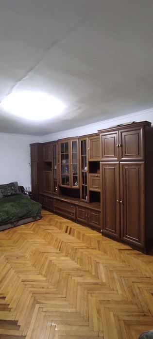 Терміново здається 1 км квартира р-н Майдану, вільна, ключі!
