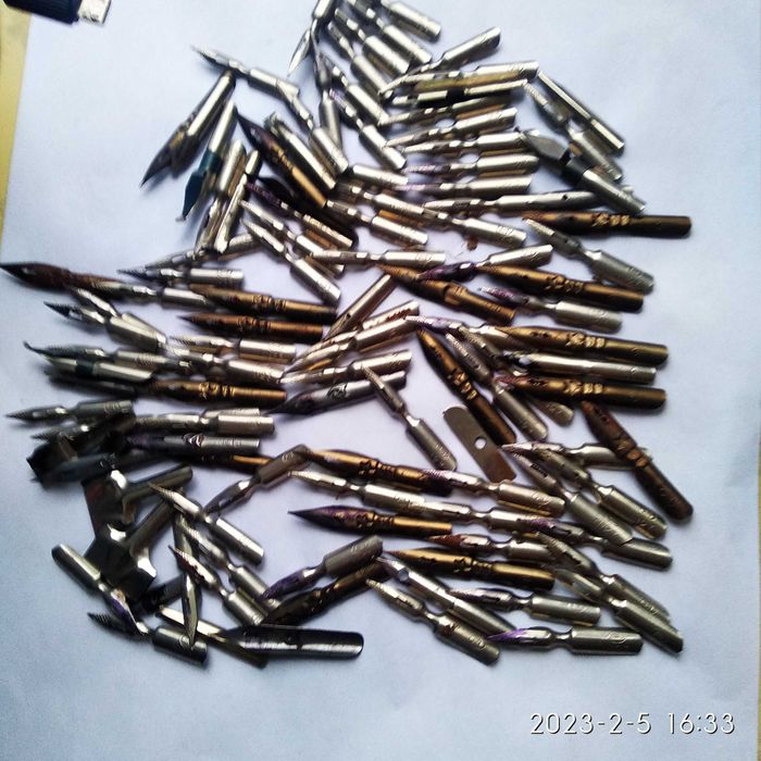 Перья плактные канцелярские