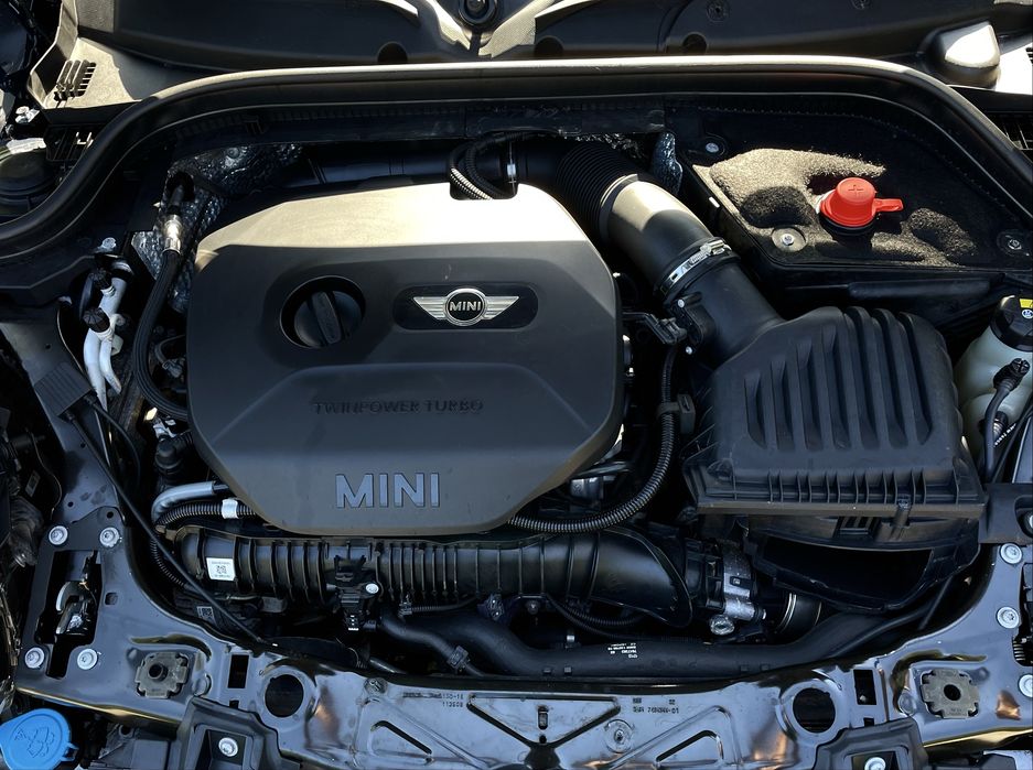 Продам Mini Cooper S 2015