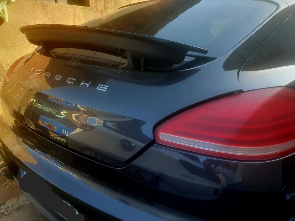 Porshe Panamera Hybrid