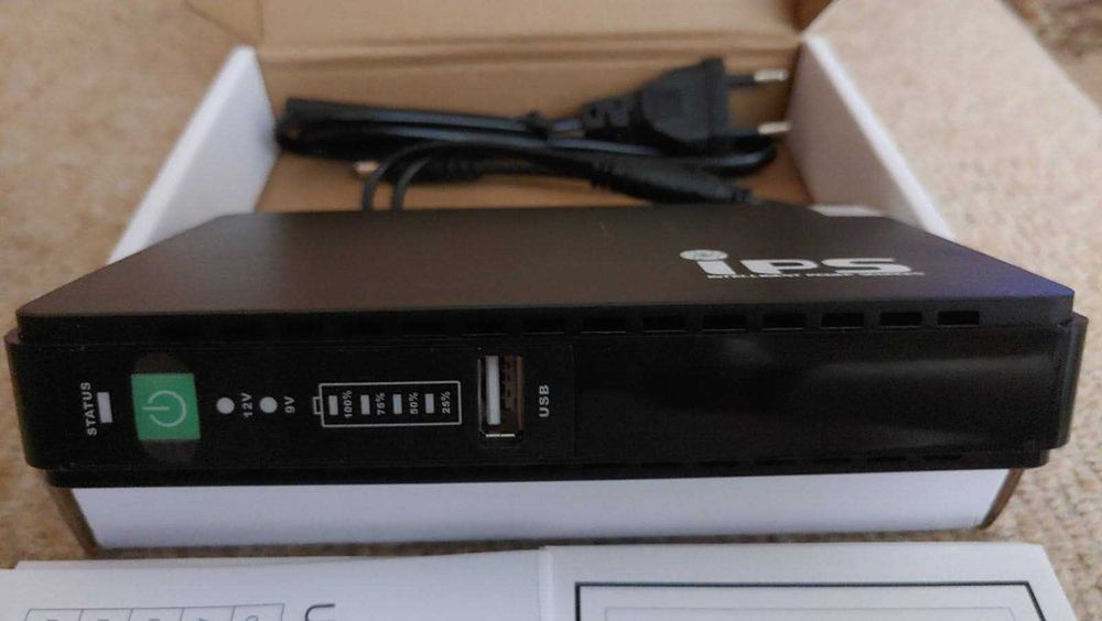 Джерело аварійного живлення RouterUPS-15 12V 9V 5V DC 15W USB 8,8Ah