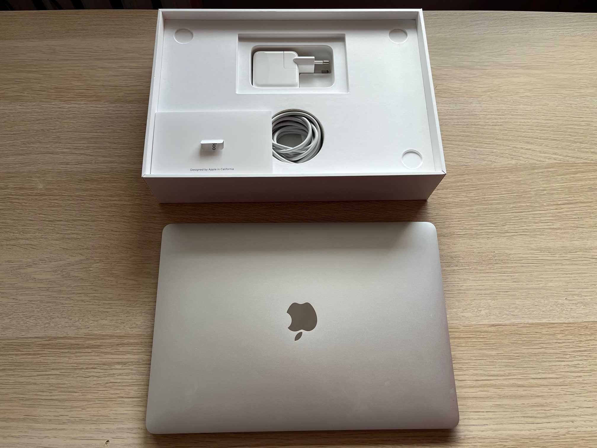 Macbook Air 13 M1 Nieużywane akcesoria. JAK NOWY + dodatki!