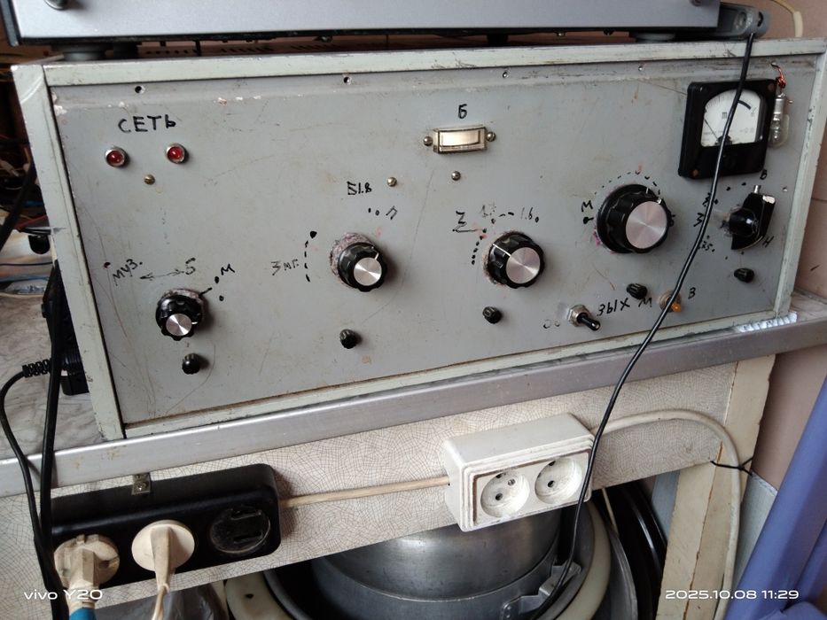 Передатчик пионерка и тройка выход 5полтиников анодное напряжение 1200