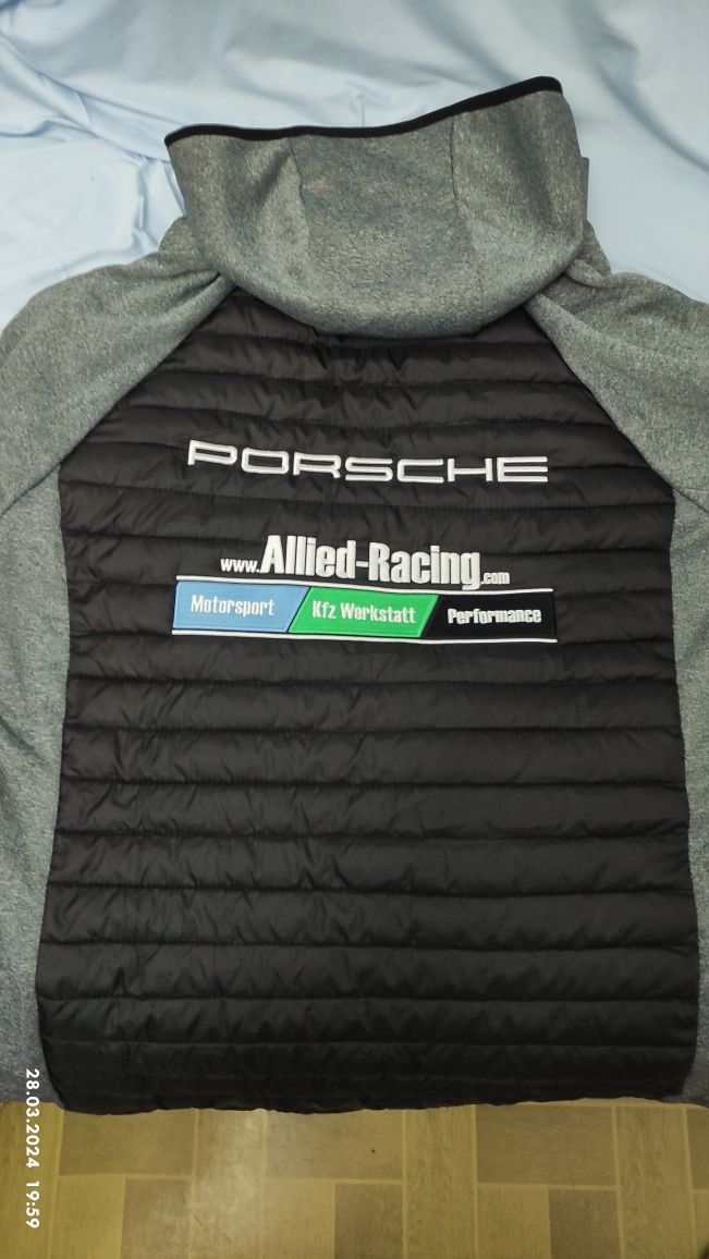 Куртка Porsche, мерч від Allied racing