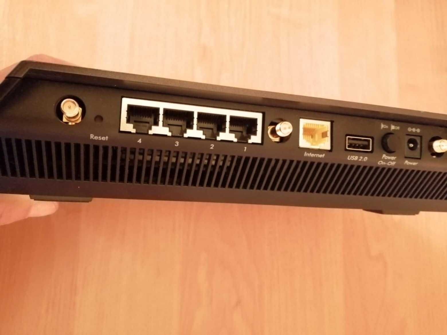 do 2,2 Gb / s Ruter Netgear AC2300 Nighthawk R7000P