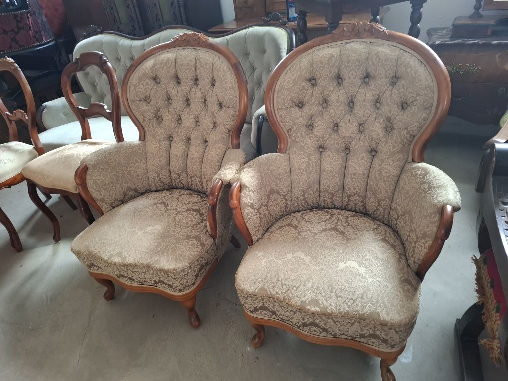 Sofa dwuosobowa i dwa fotele
