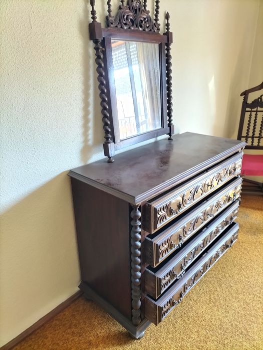 Mobilia de quarto bem gira