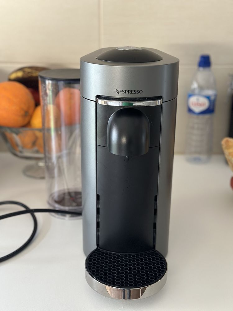 Máquina nespresso VertuoPlus Deluxe Titan D