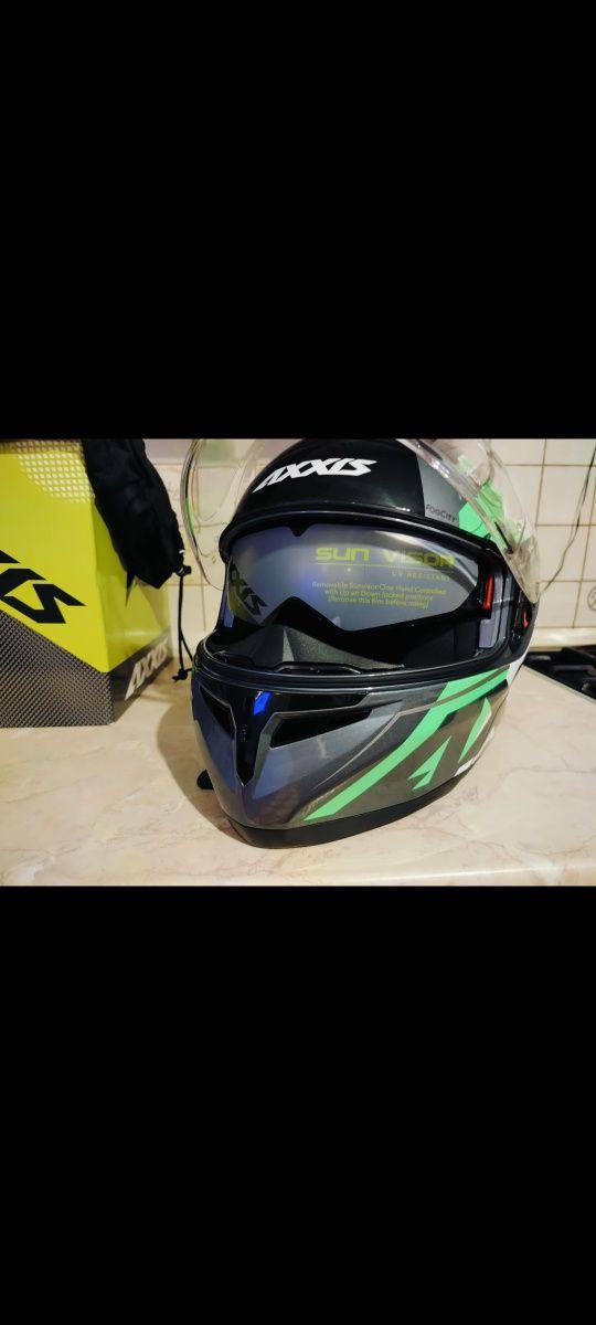 Kask motocyklowy nowy M