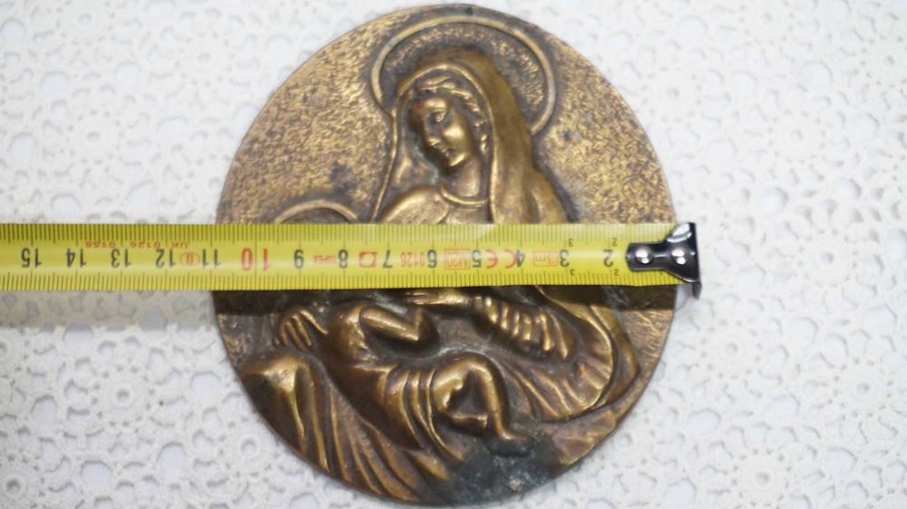 Plakieta - medalion wykonana z mosiądzu Matka Boska