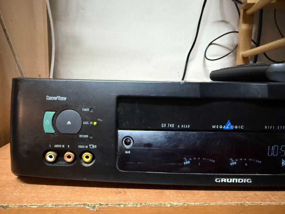 Magnetowid VHS Grundig GV 740 HI-FI stereo pilot