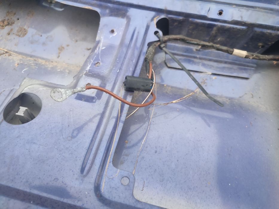 Продам двері  багажника Opel astra F