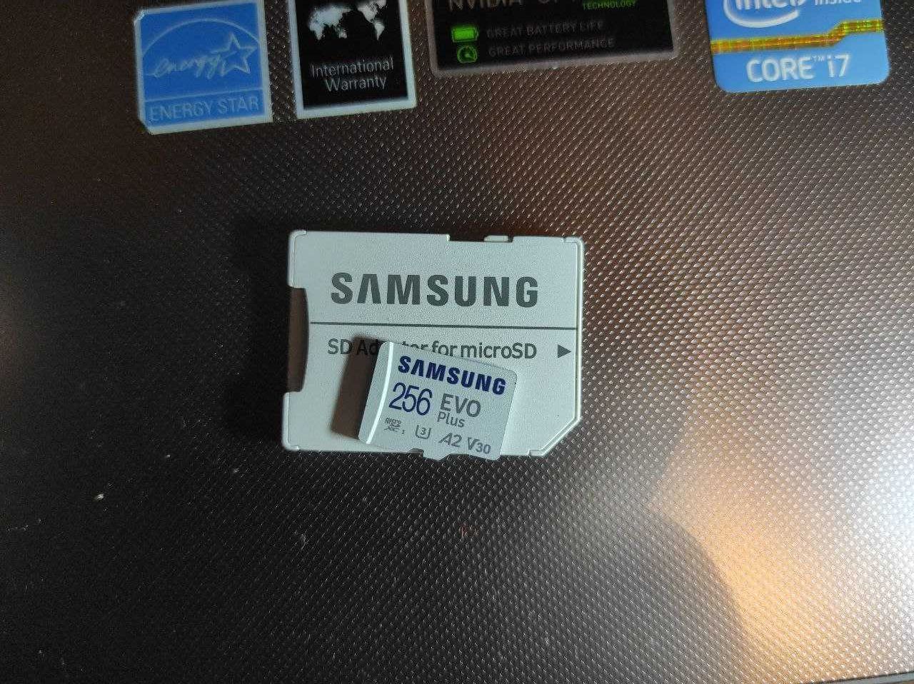 Карта пам'яті Samsung EVO Plus MicroSDXC 256GB U3 A2 V30 + SD адаптер