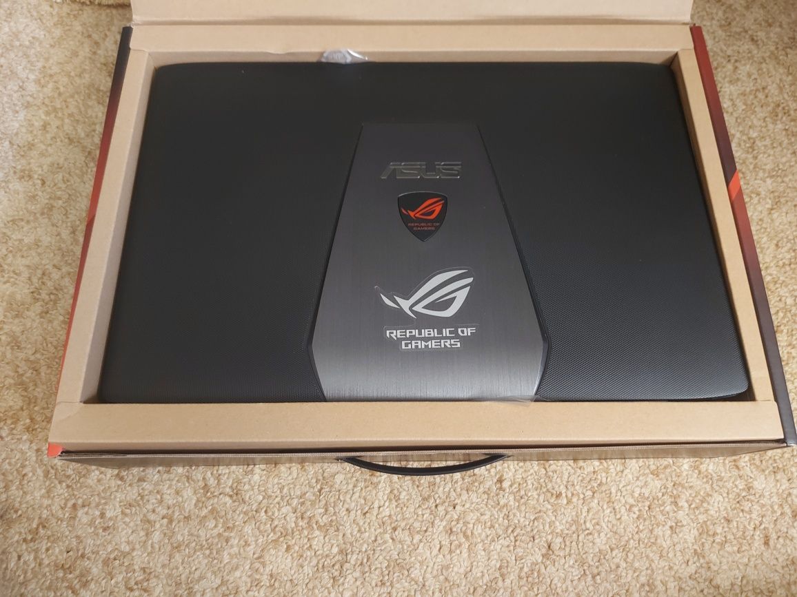 Portátil Aus Rog 15.6 GL552 JX - DM080H (usado e em excelente estado)