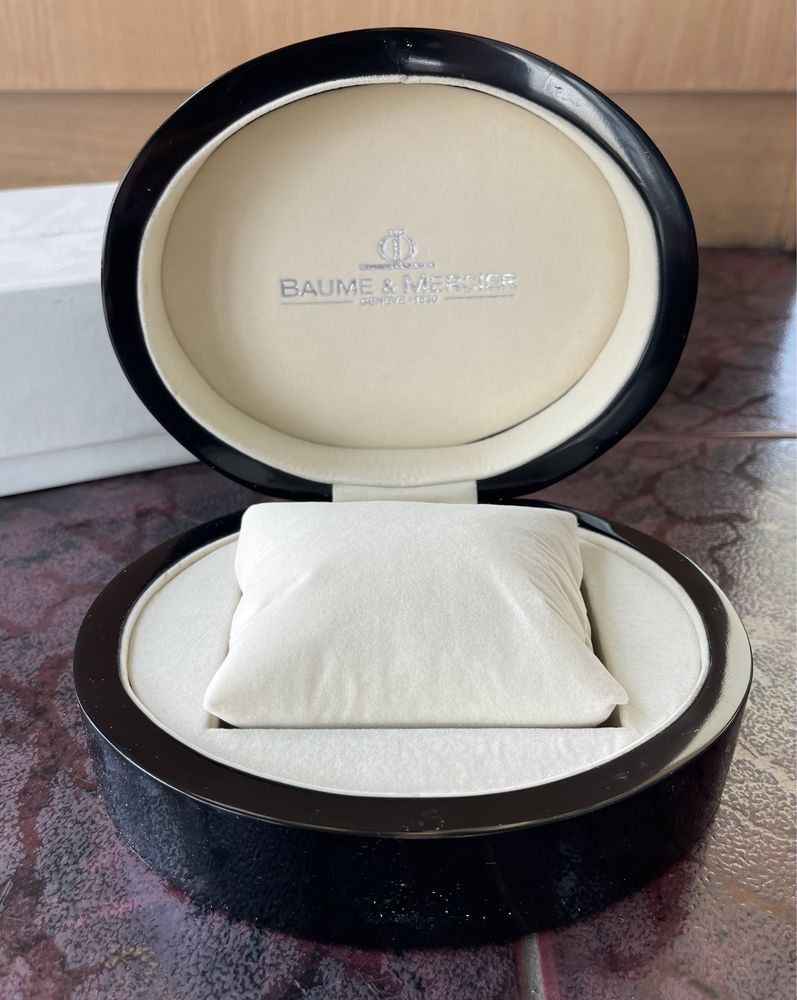 Коробка для часов с лого шопард, бауммисье.
