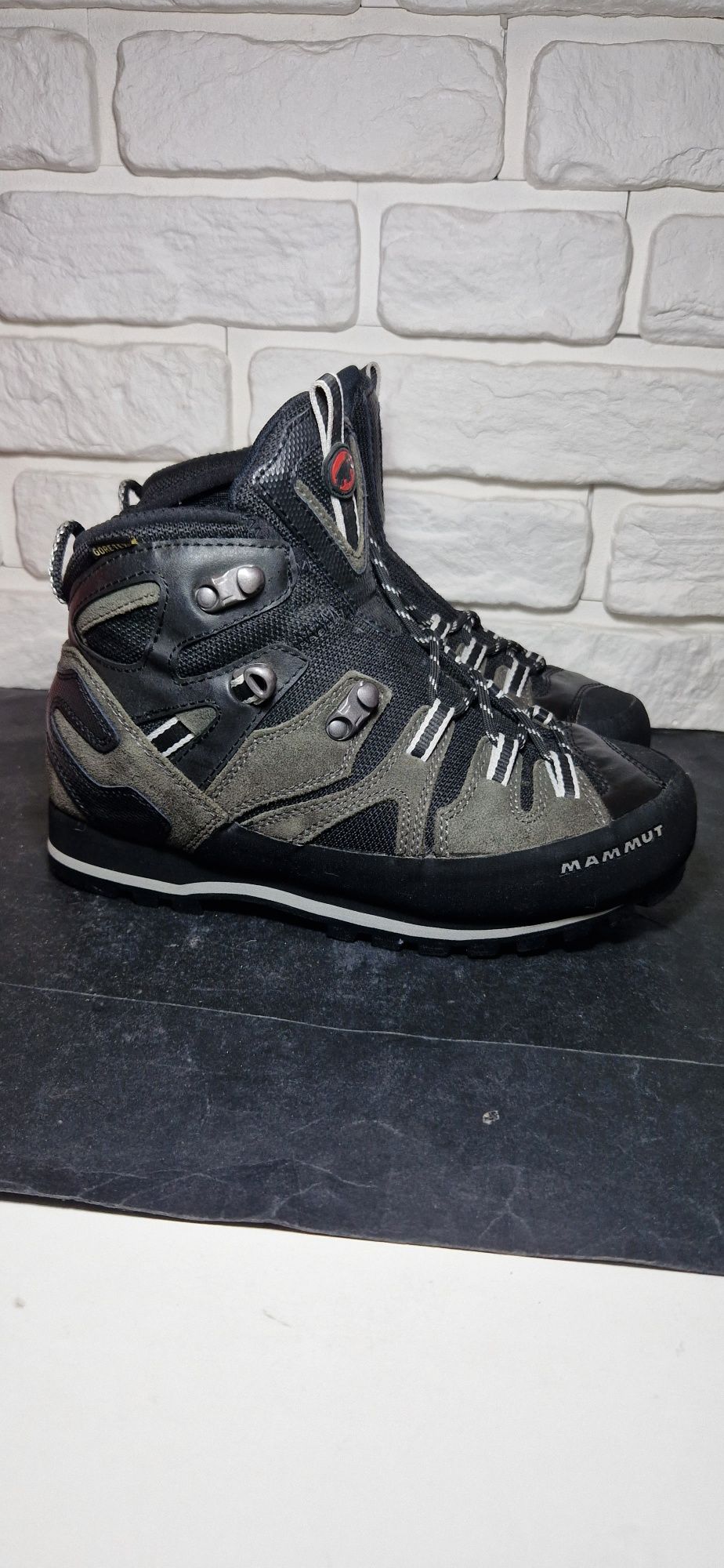 Mammut  38.5.     .