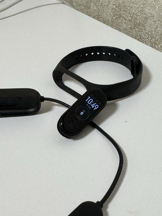 Годиник mi band