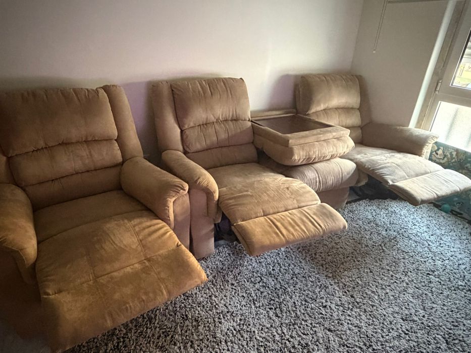 Sofa de 3 lugares mais cadeirao