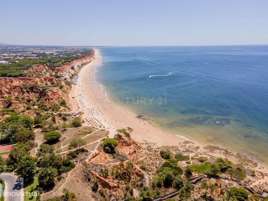 Espaço comercial com loja e cave perto das praias - Olhos de Água, Alb