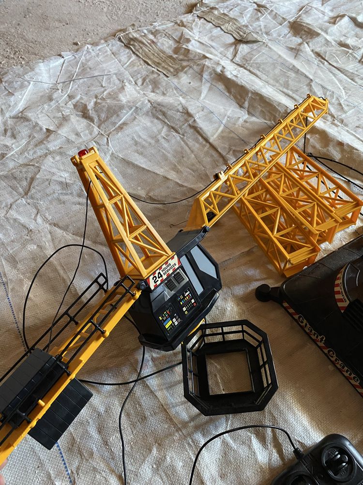Grua de brincar telecomandada