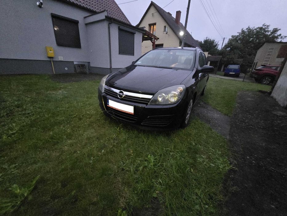 Opel Astra H 1.6 16V (105 KM) Twinport 2005 rok
