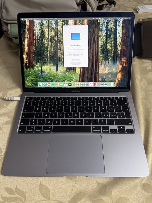 Macbook Air 13'' 2020 - Intel Core i5 Quad-core, 8GB RAM, 256GB SSD
