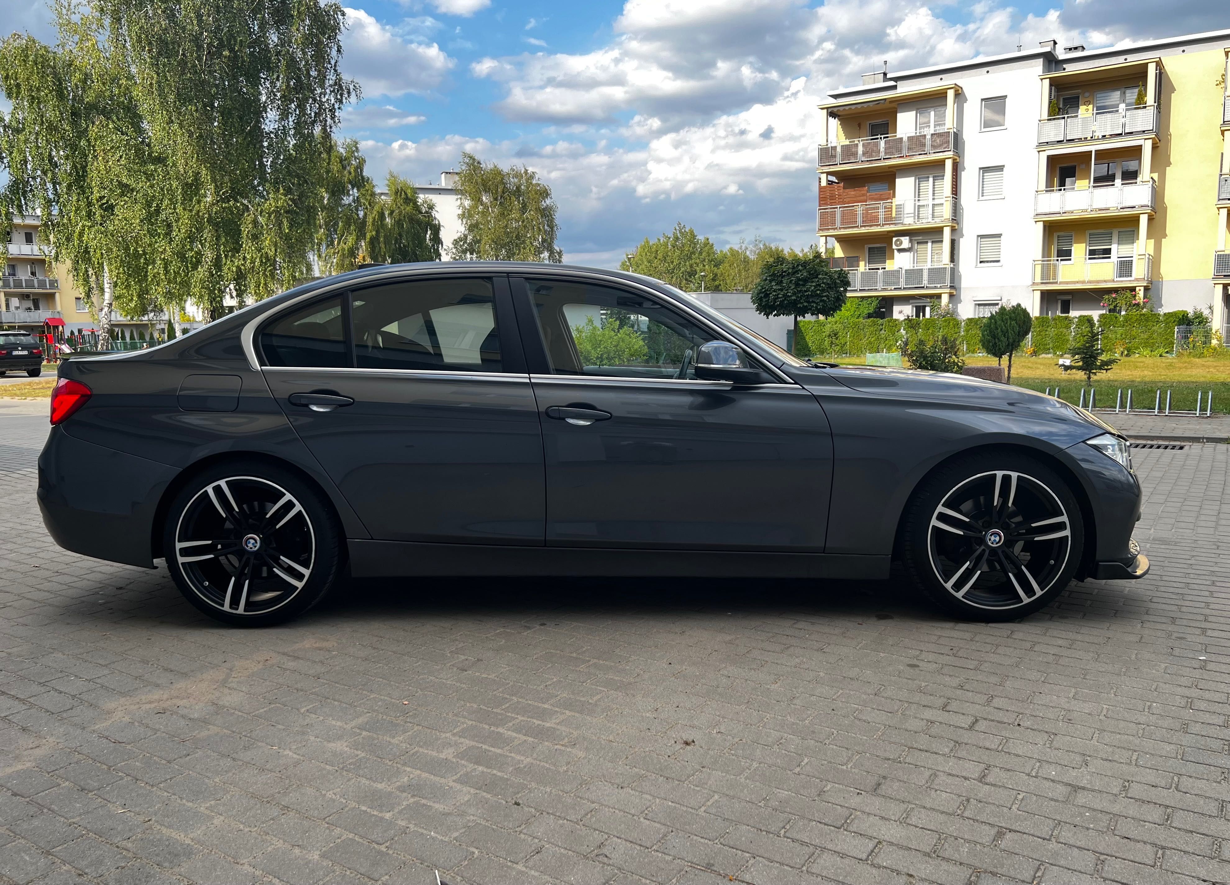 BMW F30 320D LCI Bezwypadkowa, prywatnie, automat, lift , 2kpl kół