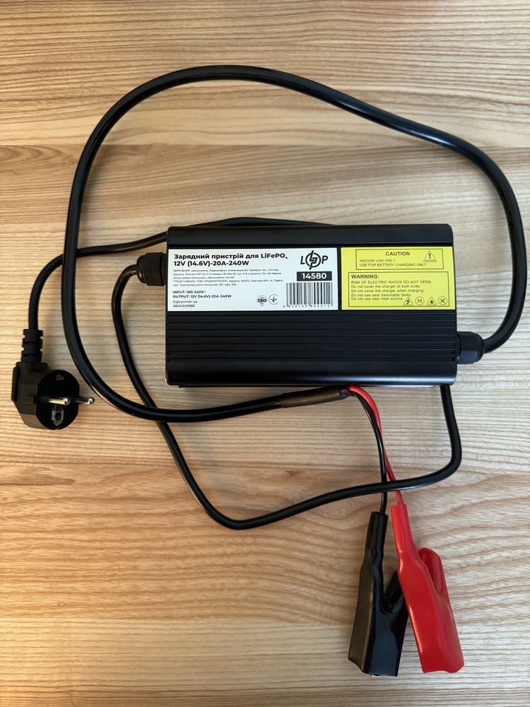 Зарядний пристрій для акумуляторів LiFePO4 12V (14.6V), 20A/240W