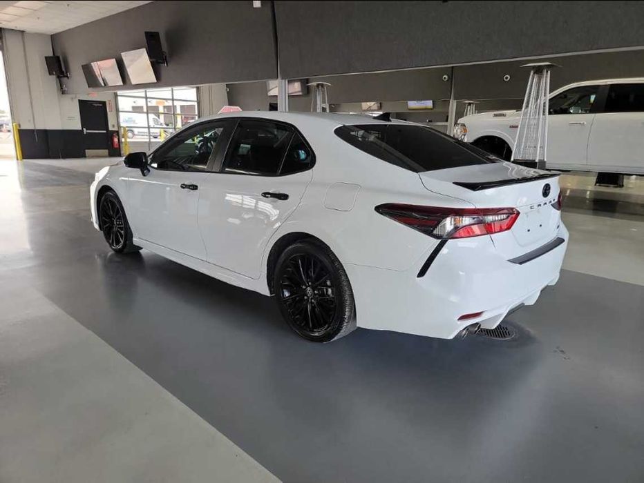 2022 Toyota Camry HYBRID SE