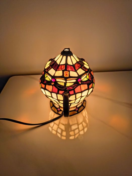 Lampa witrażowa stołowa / nocna "dzbanek" Tiffany