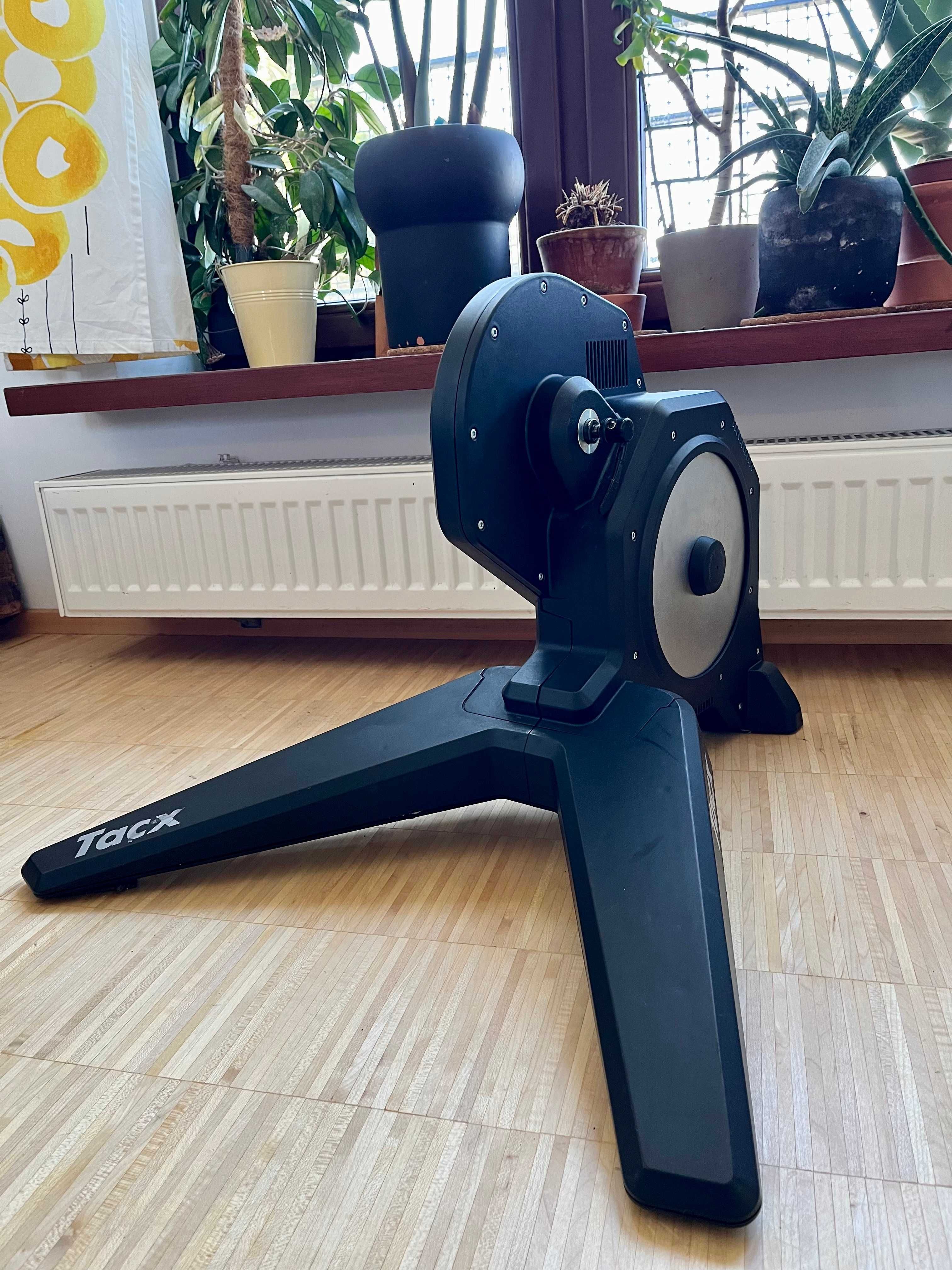 Trenażer TACX FLUX T2900