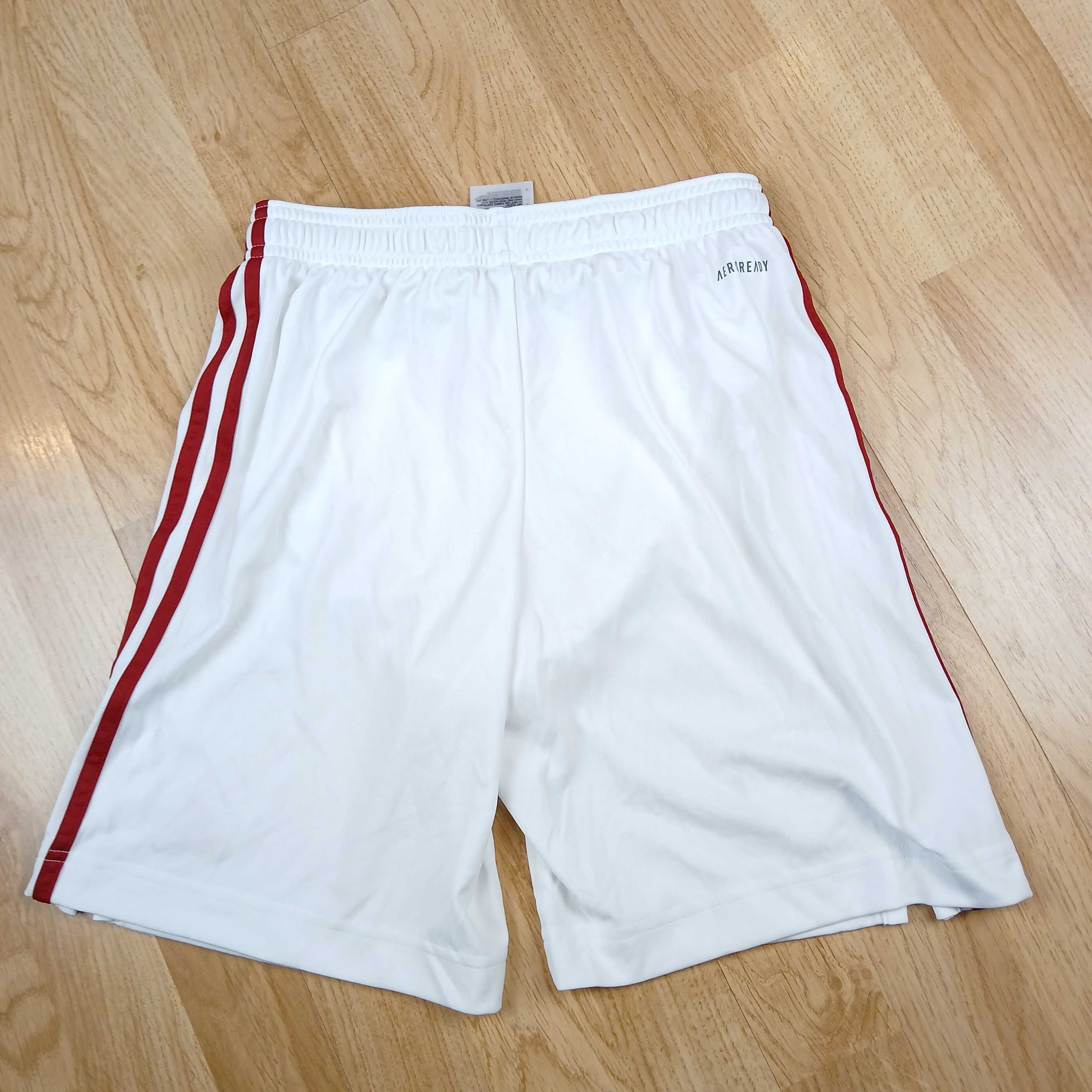 Spodenki sportowe Arsenal Jak NOWA rozm : M 146-152 cm 10-12 Lat