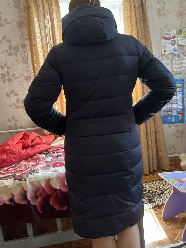 Пуховик L темно синій