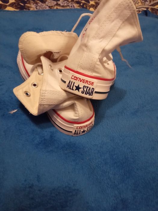 Белые высокие кеды converse
