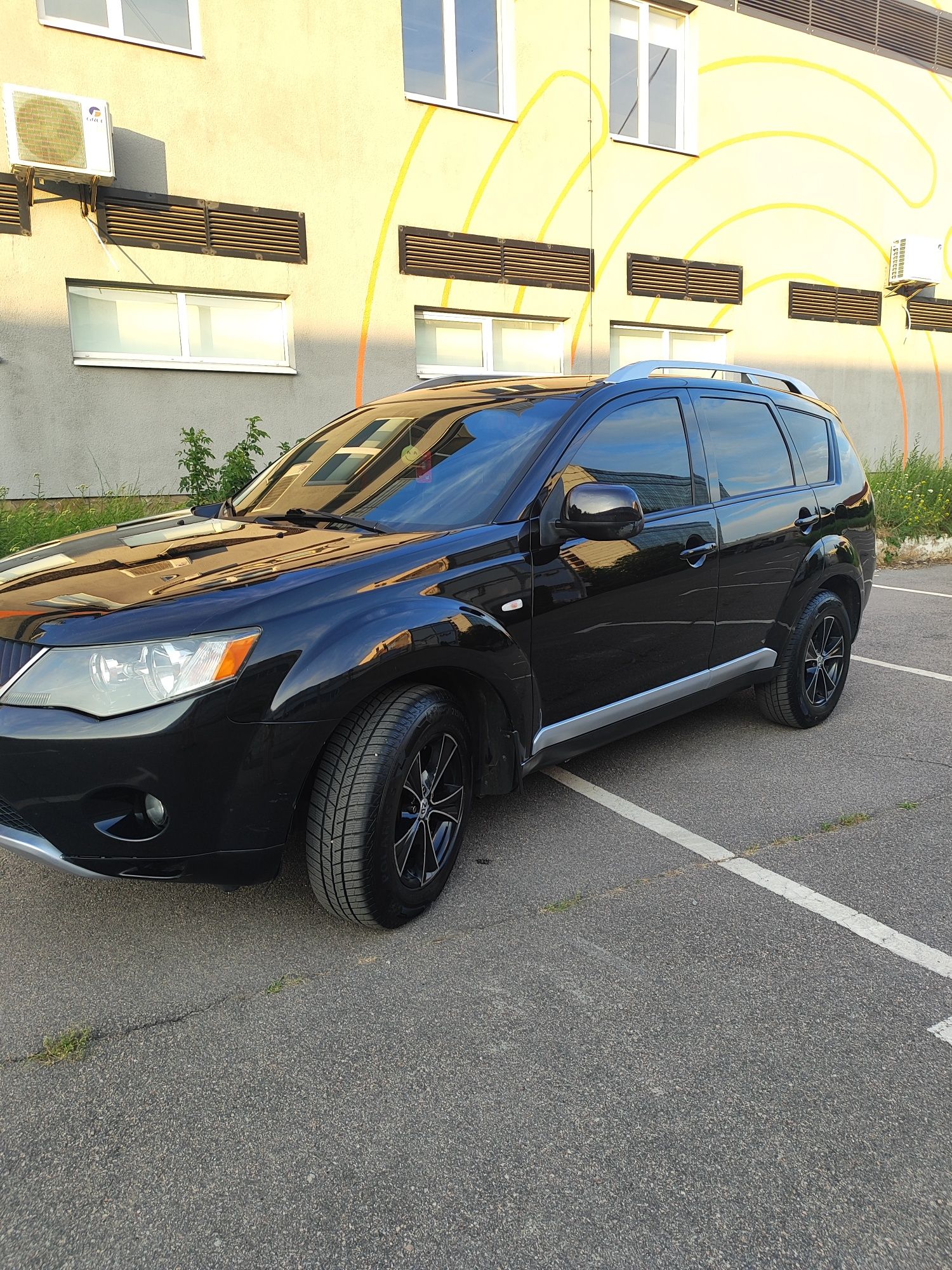 Автомобіль Mitsubishi Outlander