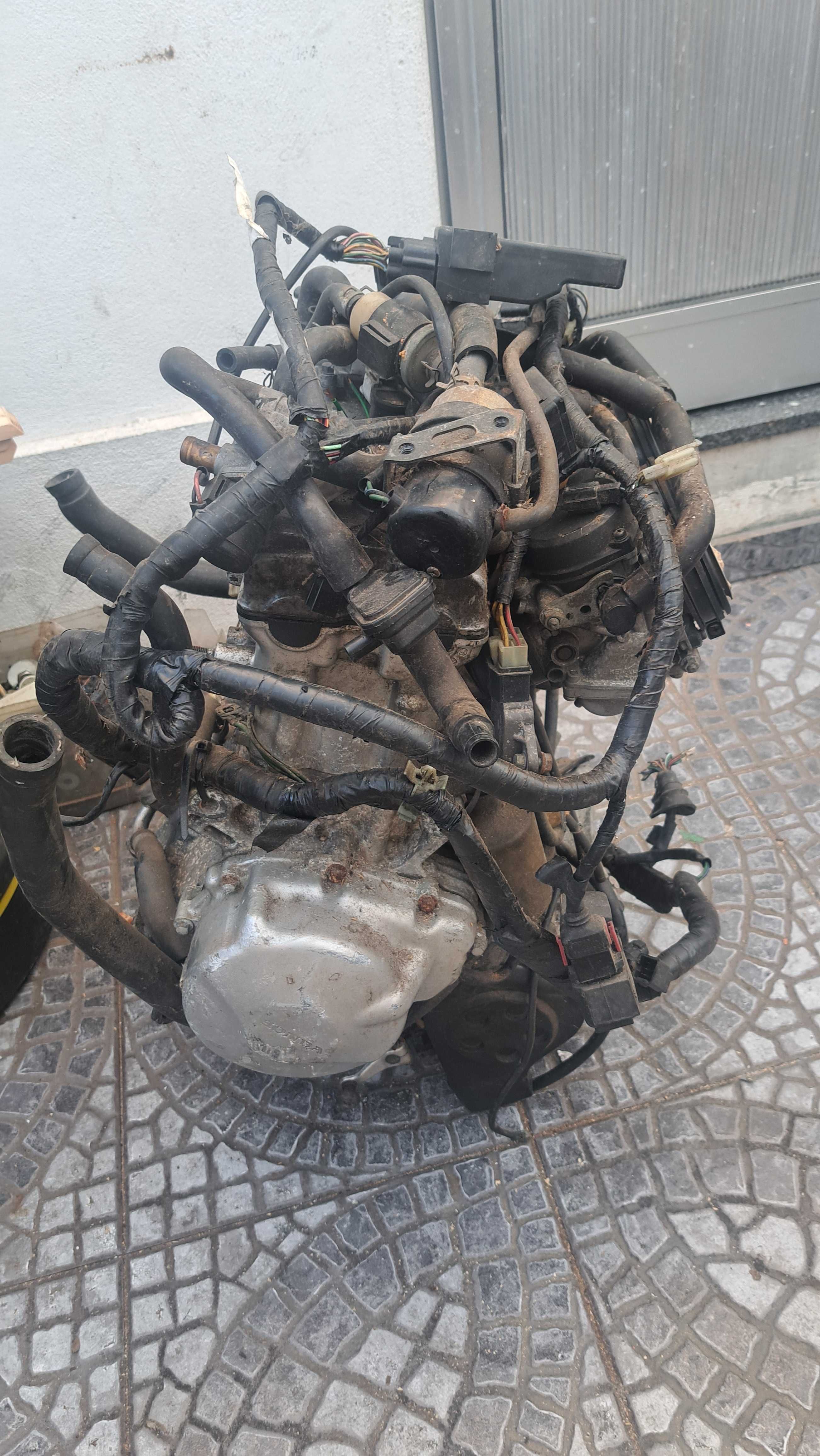 Varias peças para CBR600F de 2002