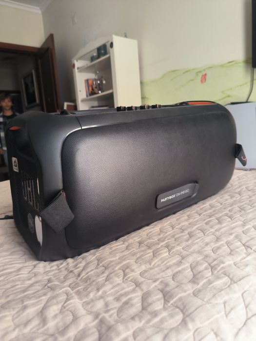 JBL partybox on the go