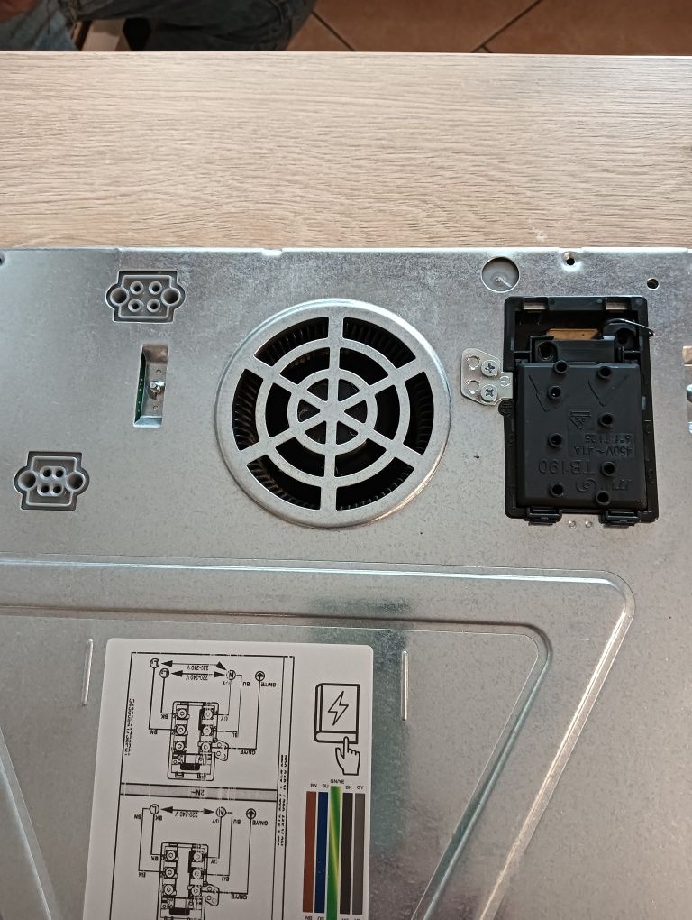 Płyta indukcyjna Bosch PVS611BB5E uszkodzona