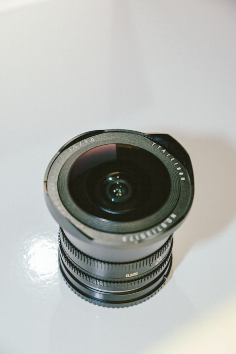 Lente TTArtisan 7.5 mm F2 Sony E