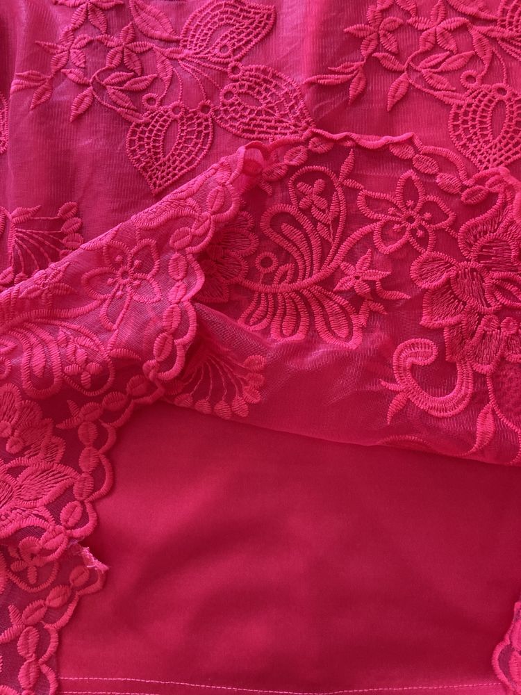 Elegante vestido em renda