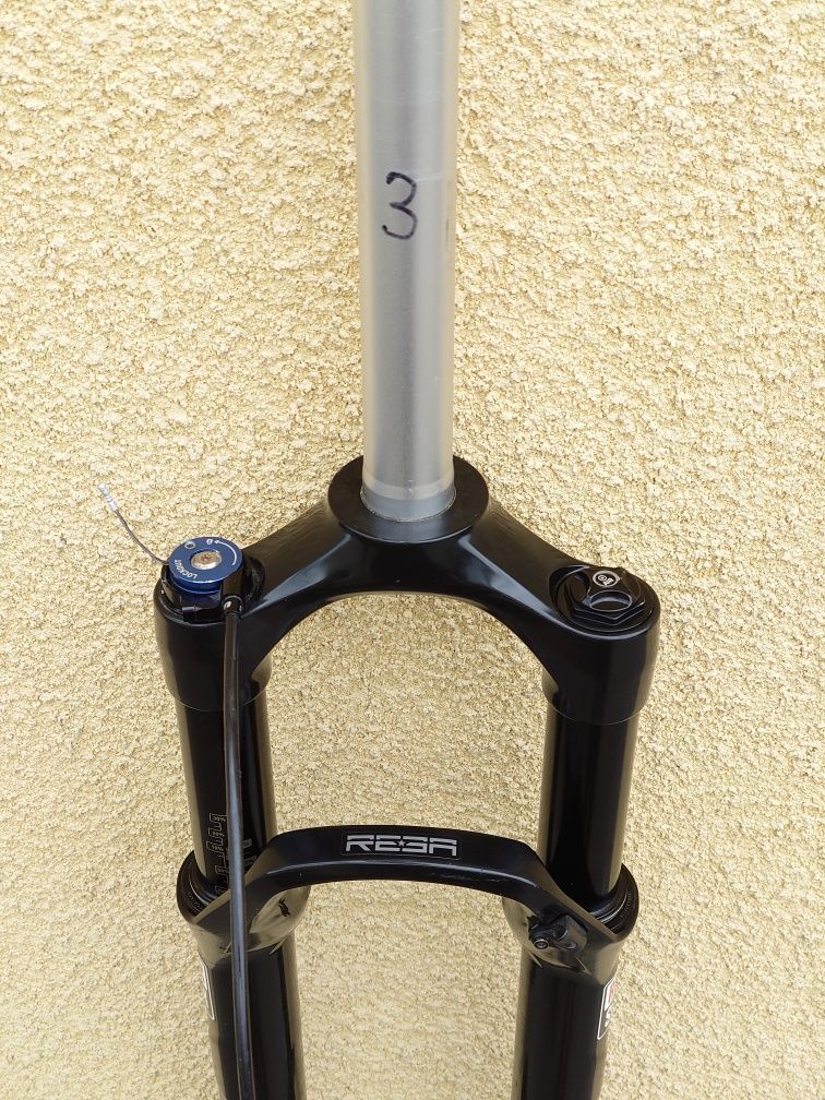 Amortyzator powietrzny Rock Shox Reba 100mm 29 cali sztywna oś 15mm