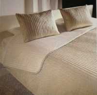 duża narzuta na łóżko + 2 ozdobne poszewki na poduszki