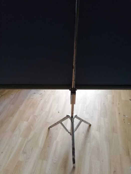 Tela para projetor com tripé