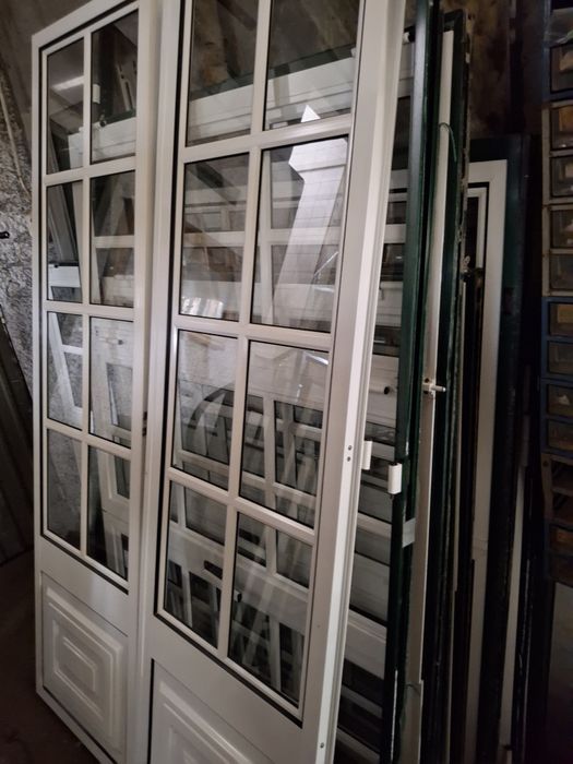 Janelas de Alumínio  em bom estado como novas
