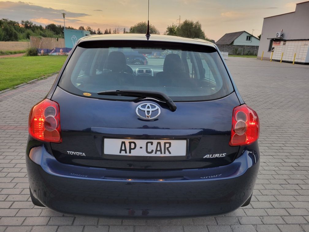 Toyota Auris 1.6 Benzyna 124 KM Klima 2x kola lato zima