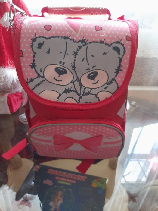 Продам портфель,рюкзак