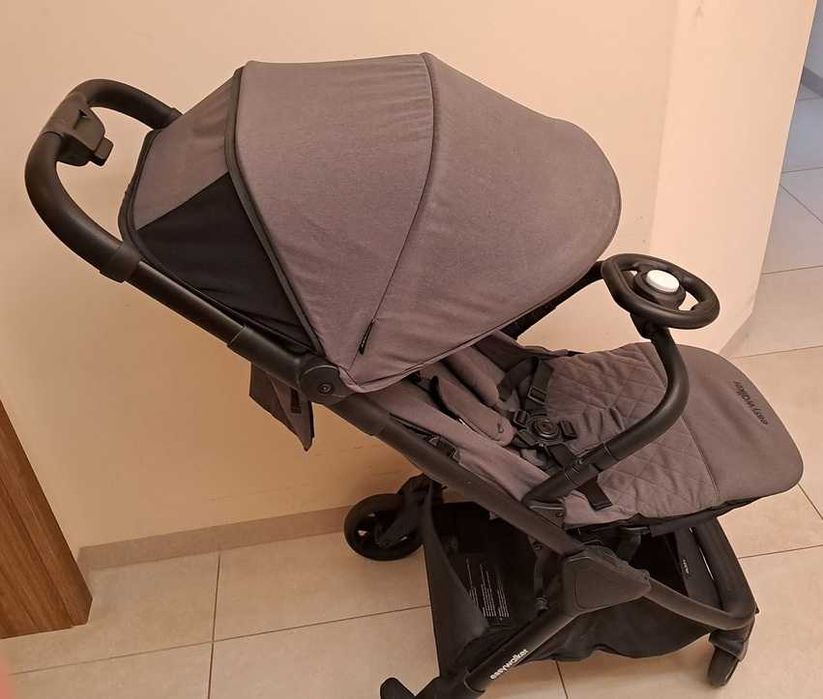 Wózek spacerowy Easywalker jackey  w kolorze ciemny szary
